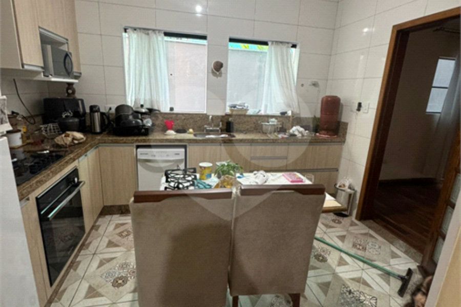 Sobrado à venda com 3 quartos, sendo 1 suíte, em Tremembé, São Paulo, SP