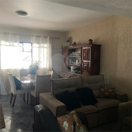 Casa à venda com 3 quartos em Vila Oliveira, Mogi das Cruzes, SP