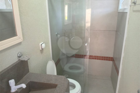 Casa à venda com 4 quartos, sendo 3 suítes, no condomínio Arco Iris, Atibaia - SP