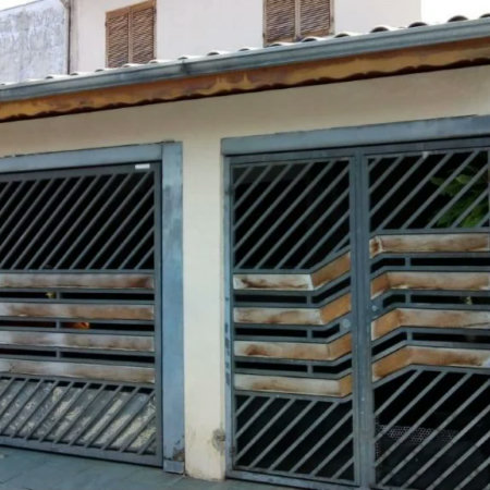 Sobrado à venda com 5 quartos, sendo 1 suíte, em Lapa de Baixo, São Paulo, SP