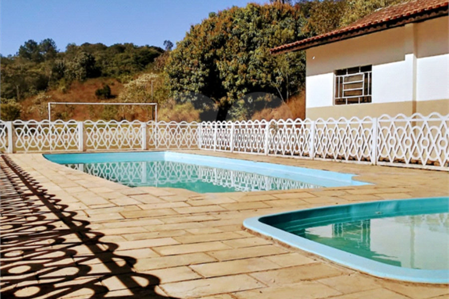 Chácara à venda com 4 quartos em Pirucaia, Mairiporã, SP