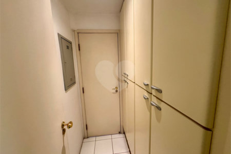 Apartamento à venda com 4 quartos, sendo 2 suítes,  em Pinheiros, São Paulo, SP