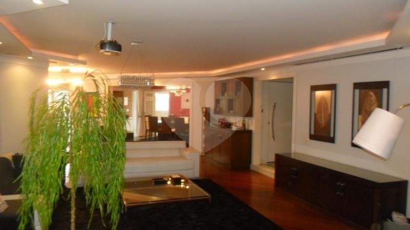 Apartamento à venda com 4 suítes em Campo Belo, São Paulo, SP