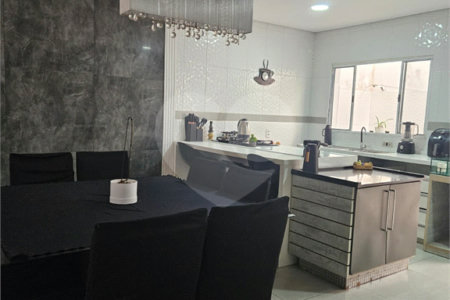 Casa à venda com 3 quartos, sendo 1 suíte,  no condomínio Residencial Rubi, Mogi das Cruzes - SP