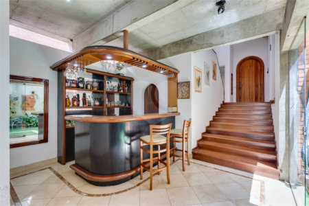 Sobrado à venda com 4 quartos, sendo 1 suíte, em Alto da Boa Vista, São Paulo, SP