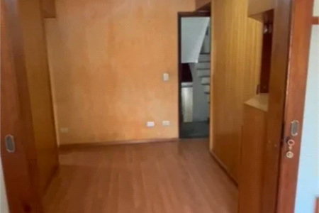 Casa à venda com 3 suítes em Vila Romana, São Paulo, SP