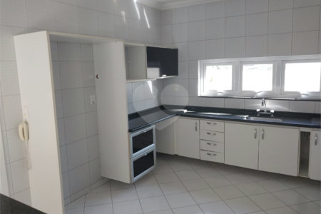 Casa à venda com 4 suítes em Vila Oliveira, Mogi das Cruzes, SP