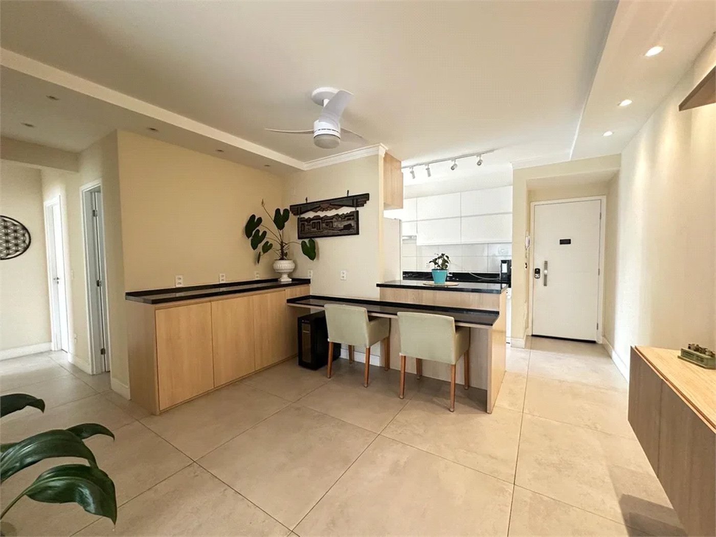 Apartamento à venda com 3 quartos, sendo 1 suíte,  em Vila Andrade, São Paulo, SP