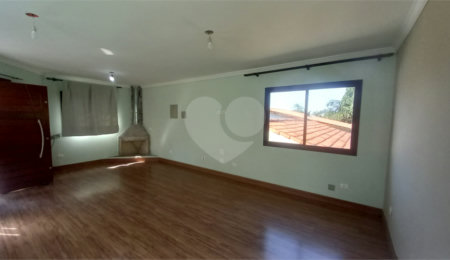 Sobrado à venda com 4 quartos, sendo 2 suítes,  em Tremembé, São Paulo, SP