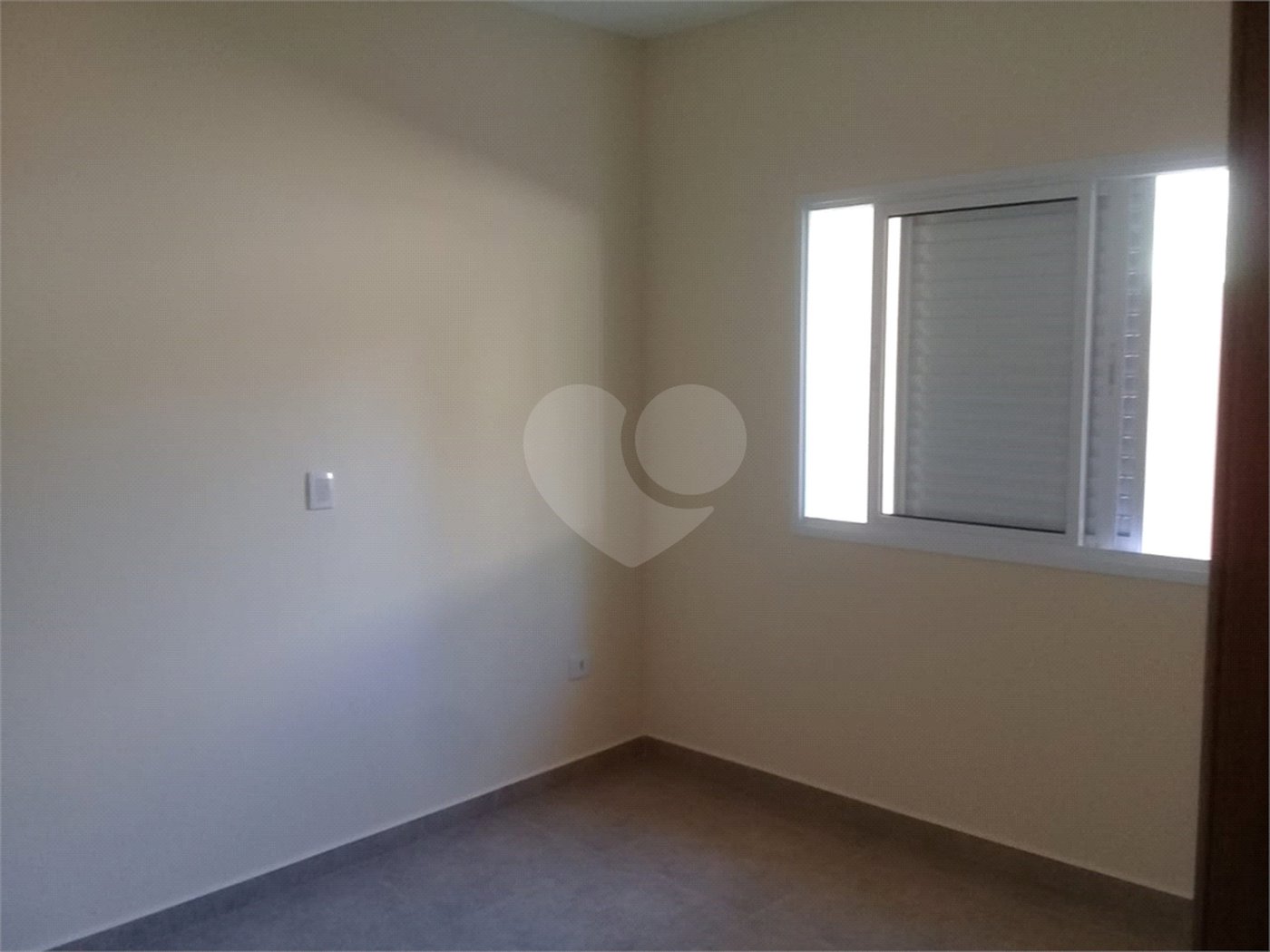 Casa à venda com 3 quartos, sendo 1 suíte,  em Loteamento Jardim Solares, Atibaia, SP