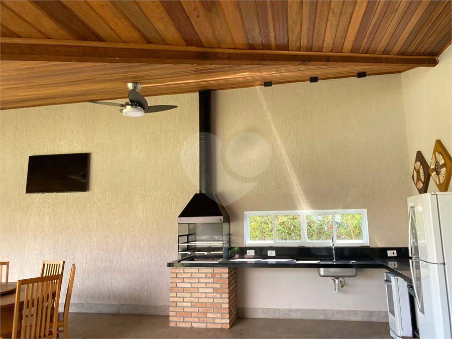 Casa à venda com 4 quartos, sendo 3 suítes, no condomínio Primavera, Salto - SP