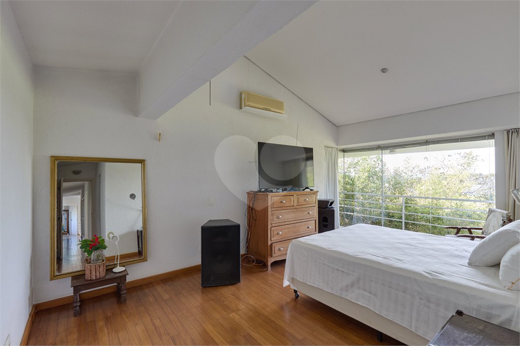 Casa à venda com 3 quartos, sendo 1 suíte, em Guarapiranga, São Paulo, SP