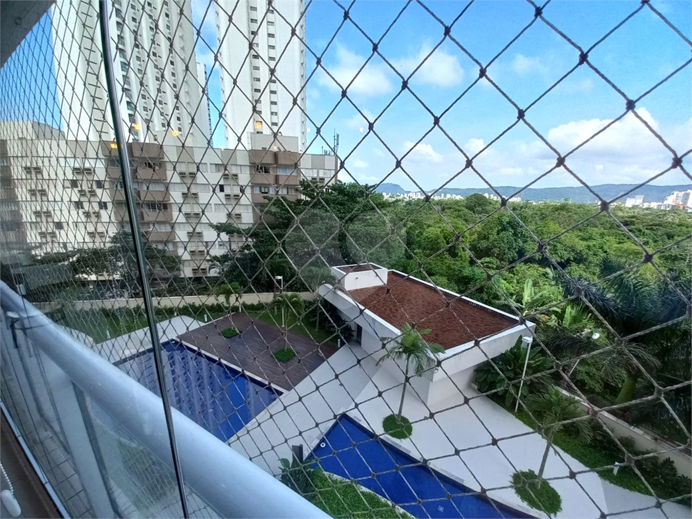 Apartamento à venda ou para alugar com 3 suítes em Enseada, Guarujá, SP
