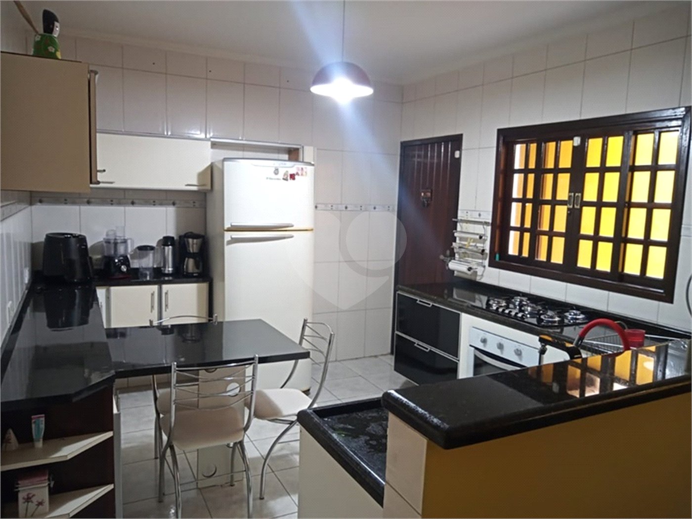 Sobrado à venda com 3 quartos, sendo 1 suíte, em Parque Continental II, Guarulhos, SP