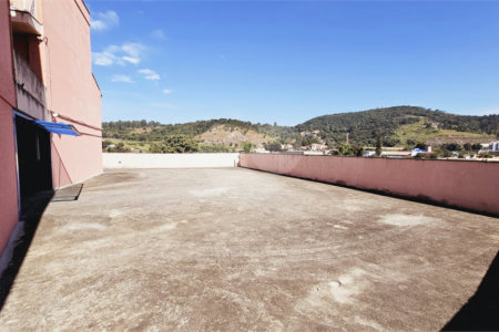 Casa à venda com 4 quartos, sendo 2 suítes, em Jardim Meny, São Roque, SP
