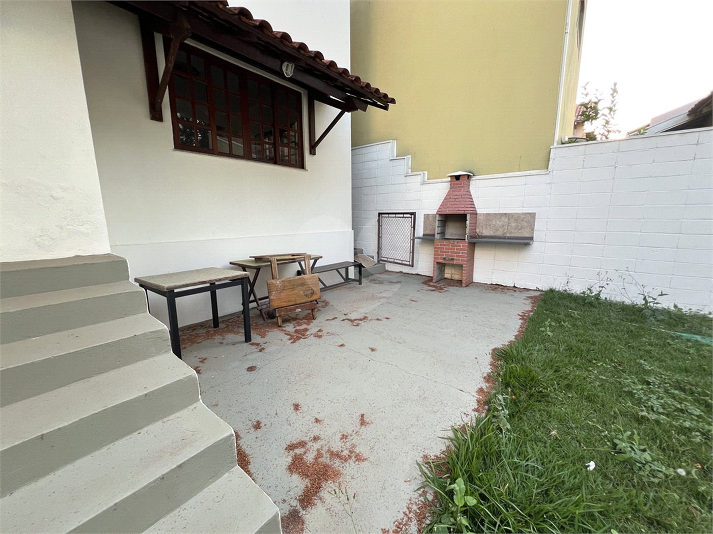 CASA COM 3 QUARTOS NO CONDOMÍNIO GRAND VILLE