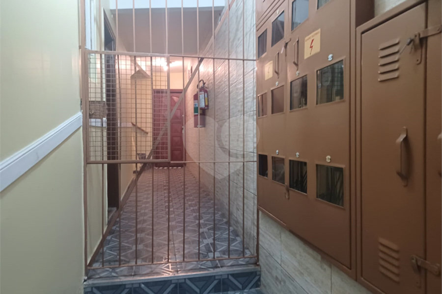Apartamento super bem localizado, com 01 dormitório e armário embutido