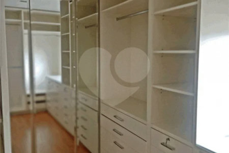 Apartamento a venda com 252 m² no Campo belo.