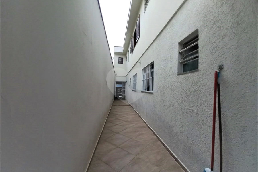 Sobrado Espaçoso na Vila Lúcia com 3 quartos/1 suíte área gourmet e 2 vagas de garagem