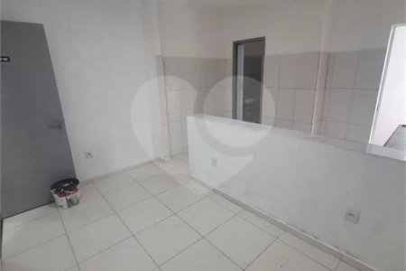 SOBRADO TIPO APARTAMENTO COM 1 QUARTO PARA LOCAÇÃO 38m² - SANTÍSSIMO