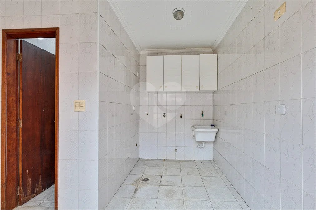 Sobrado à venda com 4 quartos, sendo 1 suíte,  em Interlagos, São Paulo, SP