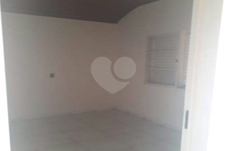 CASA À VENDA – BAIRRO SANTA FELÍCIA