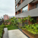 Studio completo, em frente ao Metro Borba Gato.
