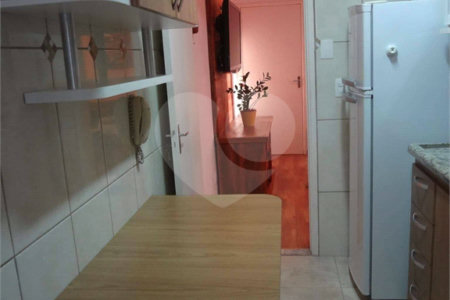 Apartamento no Condomínio Residencial Ipê I .