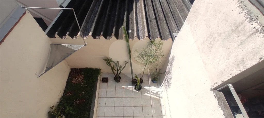 Casa com 180m², 3 dormitórios, 1 vaga, à venda na Vila Scarpelli em Santo André.