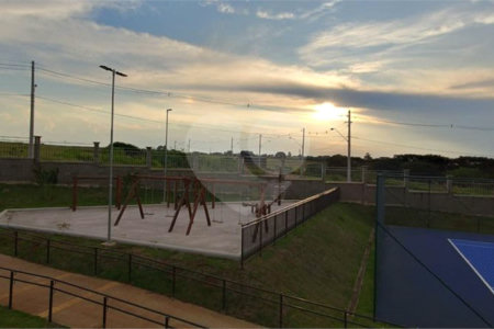 Terreno de 274,68 m² no Residencial Villeneuve