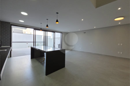 Casa à venda com 3 suítes no condomínio Helena Maria, Sorocaba - SP