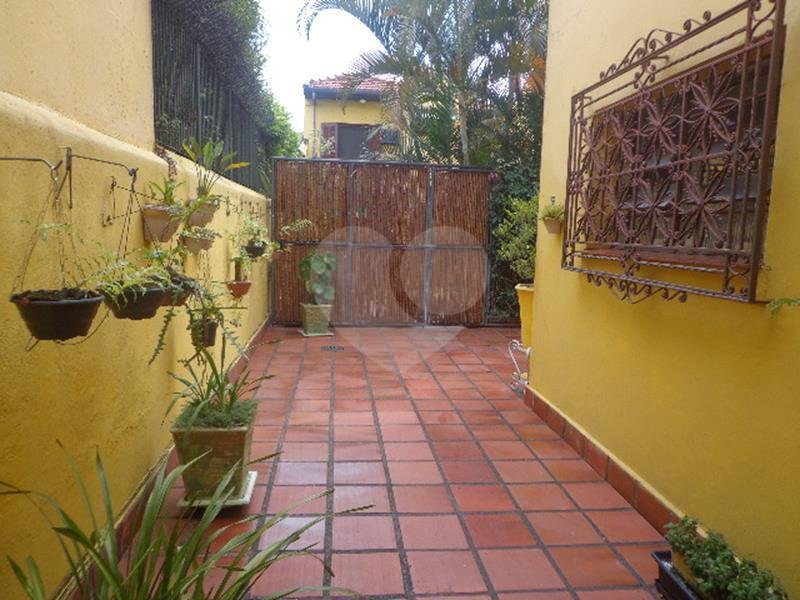Sobrado à venda com 3 quartos, sendo 2 suítes, em Indianópolis, São Paulo, SP
