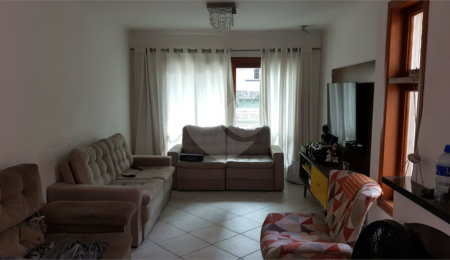 Casa à venda com 3 suítes em Santana, São Paulo, SP