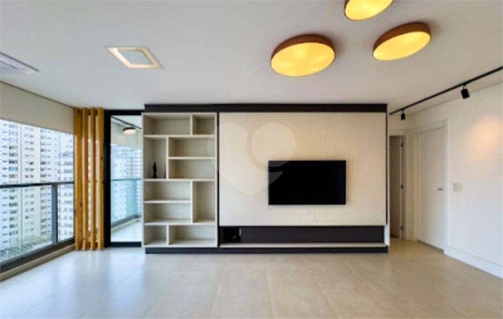 Apartamento à venda com 3 quartos, sendo 1 suíte, em Vila Olímpia, São Paulo, SP