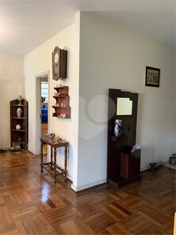 Casa à venda com 4 quartos, sendo 1 suíte, em Caxingui, São Paulo, SP