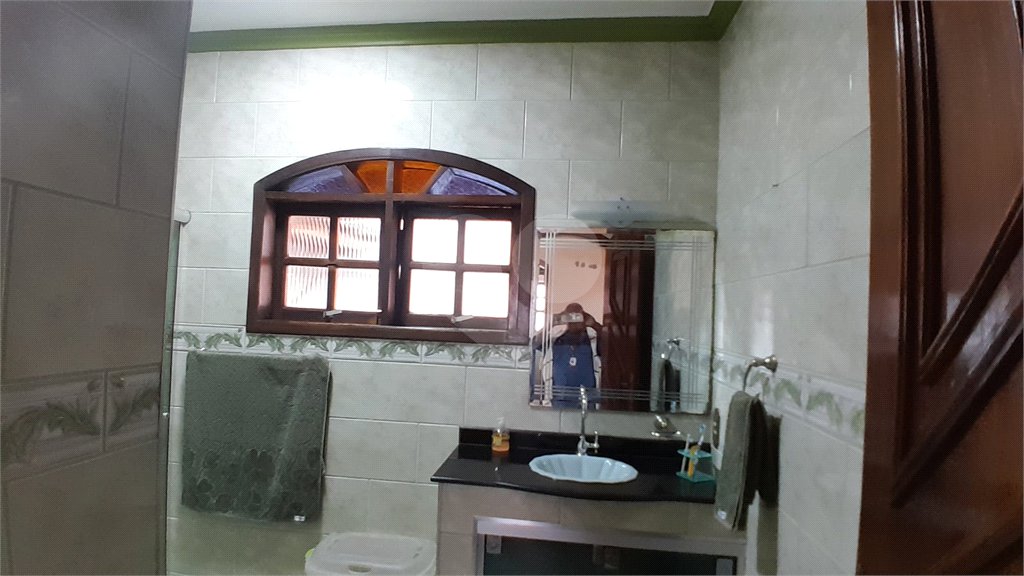 Casa à venda com 4 quartos, sendo 1 suíte, em Bangu, Rio de Janeiro, RJ