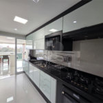 Apartamento à venda com 4 quartos, sendo 2 suítes, em Enseada, Guarujá, SP