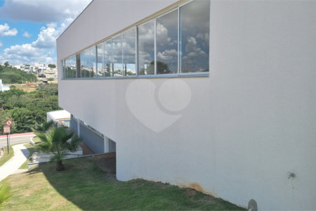 Casa à venda com 3 quartos, sendo 1 suíte, no condomínio Condomíno Helena Maria, Sorocaba - SP