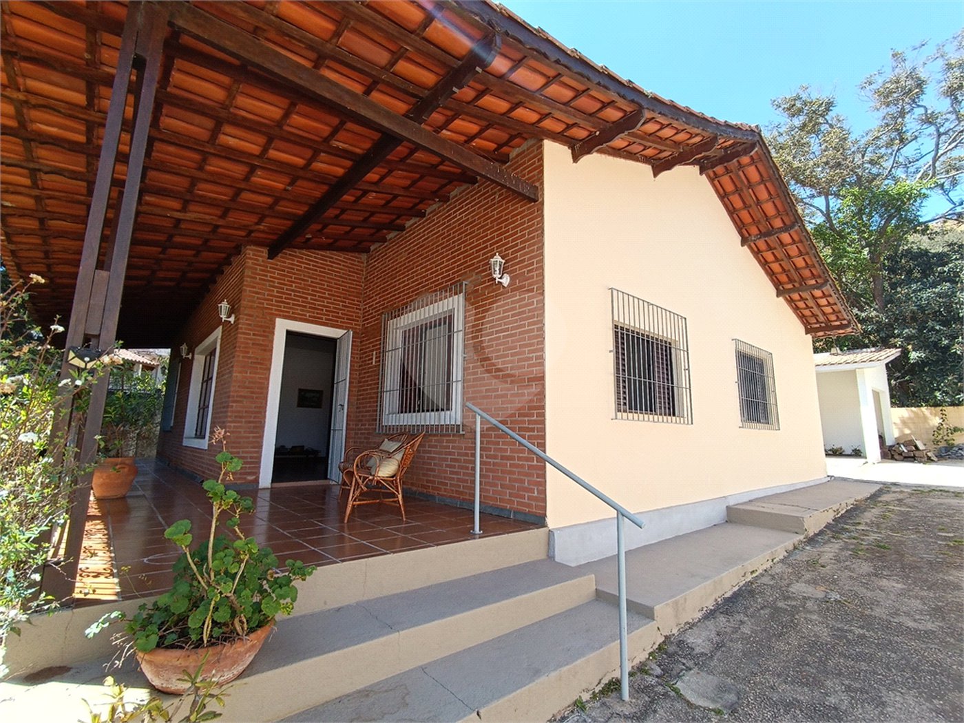 Casa para alugar com 3 quartos, sendo 1 suíte,  em Esplanada Mendes Moraes, São Roque, SP