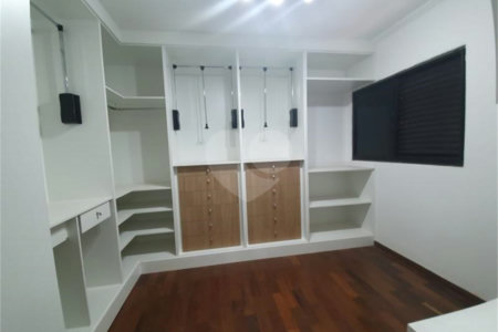 Apartamento Cobertura, no Condomínio Porto Sol.