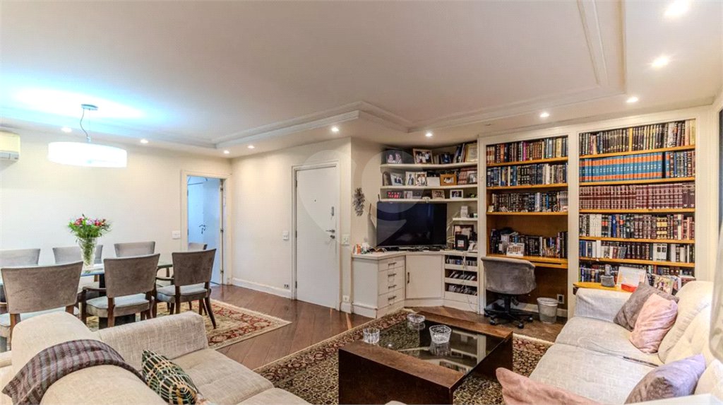 Apartamento à venda com 3 quartos, sendo 1 suíte,  em Higienópolis, São Paulo, SP