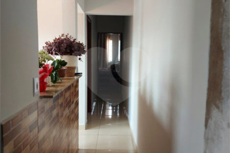 Casa à venda com 4 quartos, sendo 1 suíte, em Terra da Uva, Louveira, SP