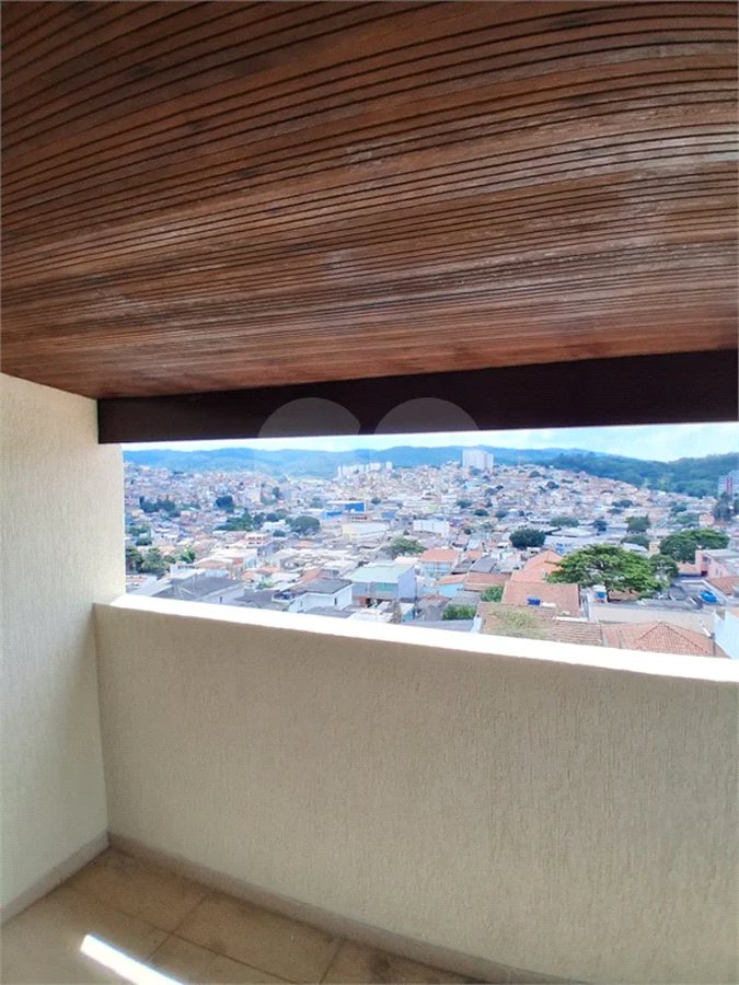 Sobrado amplo com 3 suítes e 5 vagas na Cachoeirinha