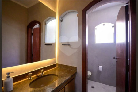 Casa com 4 Dormitórios sendo 1 suíte, com 3 Vagas
