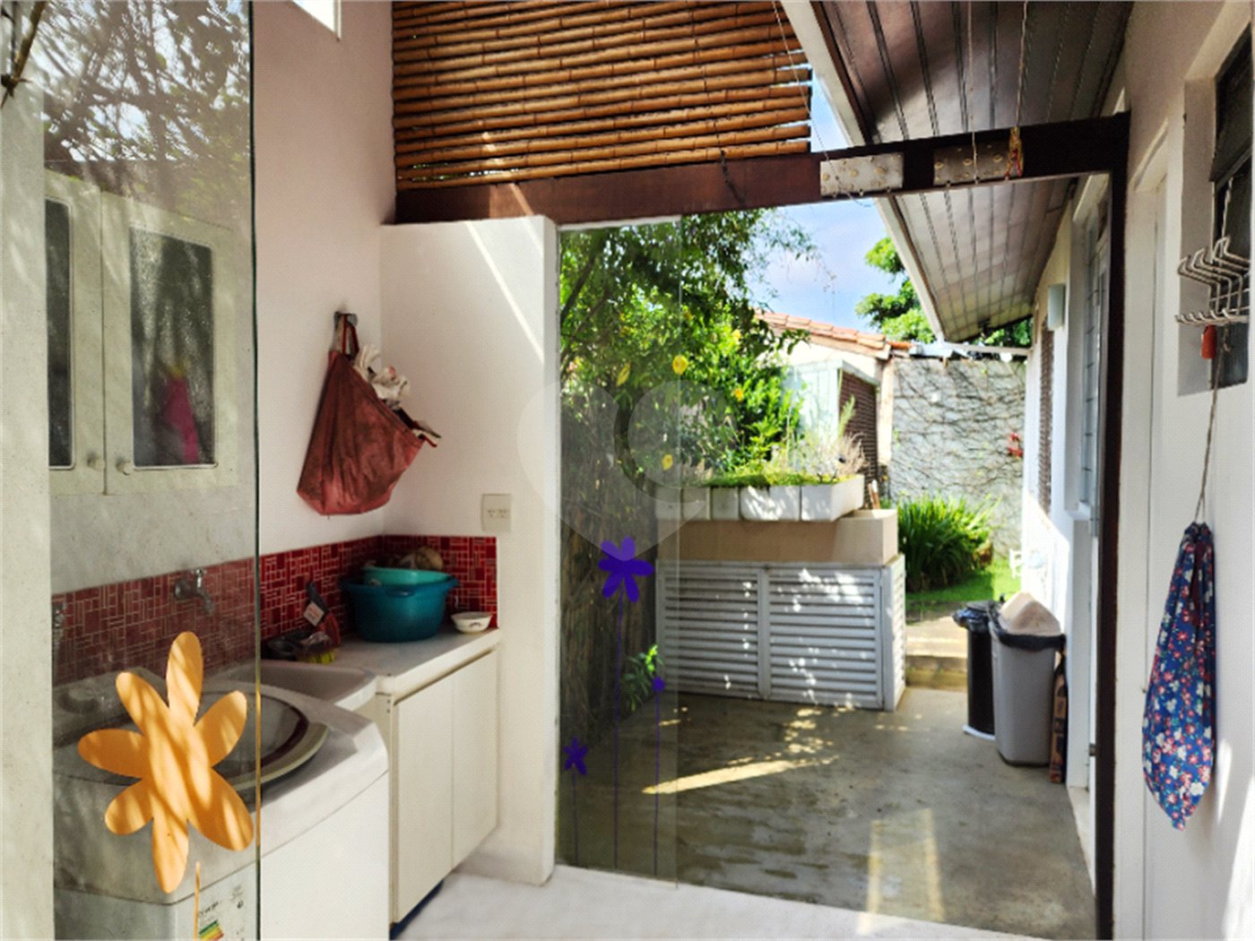Casa à venda com 4 quartos, sendo 2 suítes,  no condomínio Vila Nova de Gaia, São Paulo - SP