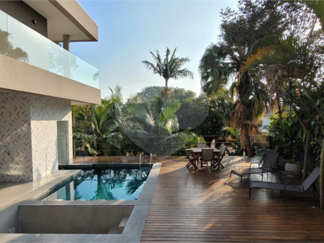 Casa à venda com 3 suítes em Jardim Prudência, São Paulo, SP