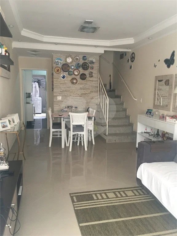 Casa à venda com 3 quartos, sendo 1 suíte, no condomínio Cond Res Paineiras, São Paulo - SP