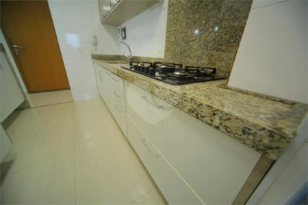 Apartamento à venda com 3 quartos, sendo 1 suíte, em Vila Lusitânia, São Bernardo do Campo, SP
