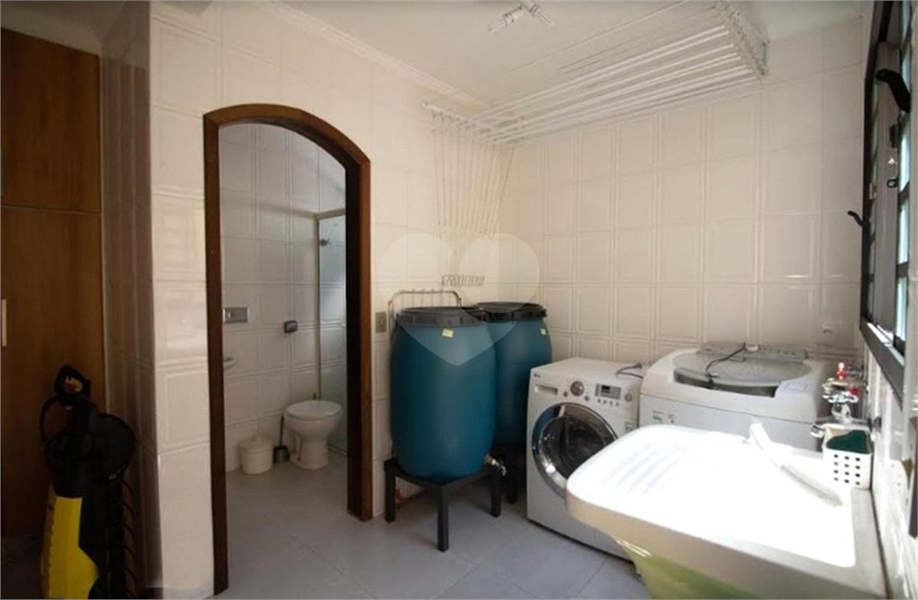 Sobrado excelente com piscina. Espaço gourmet. Salão de festas. Home office. Rua particular