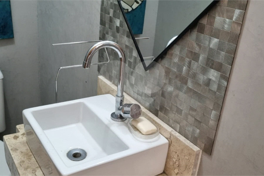 Casa à venda com 3 quartos, sendo 1 suíte, no condomínio Residencial Açaí, São Paulo - SP
